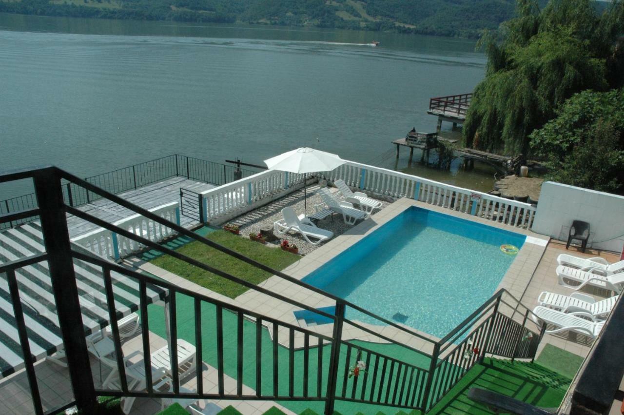 Ferienwohnung Casa Yuppy Du Ieşelniţa Exterior foto